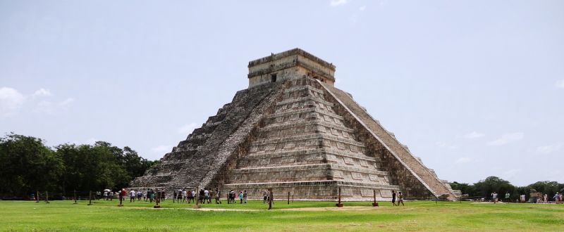 dd_201710302223_cancun_mayan_pyramid.jpg