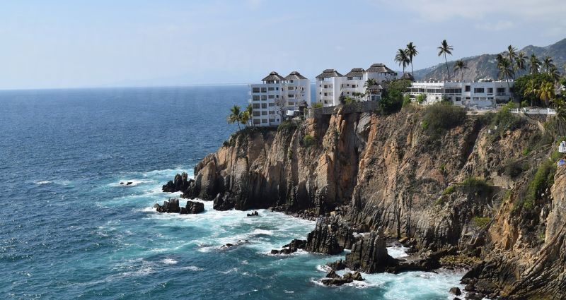 dd_201708251918_mexico_acapulco_cliff.jpg