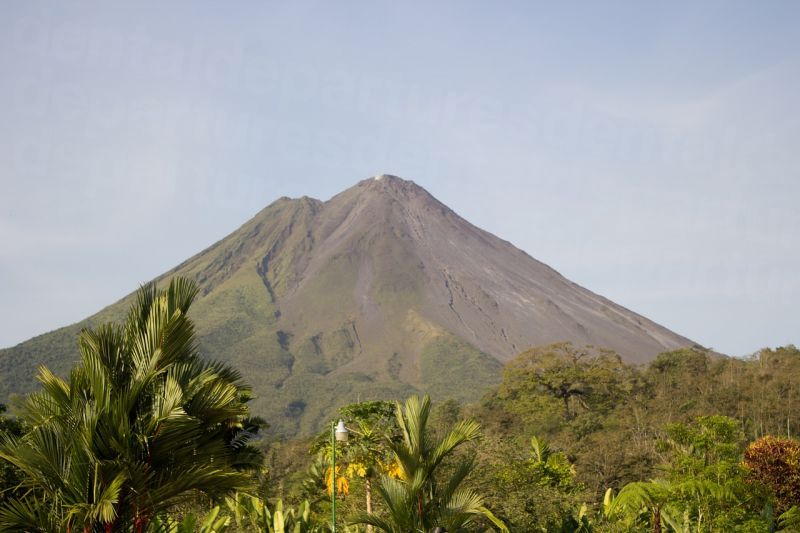 dd_201710302316_costa_rica_volcano.jpg