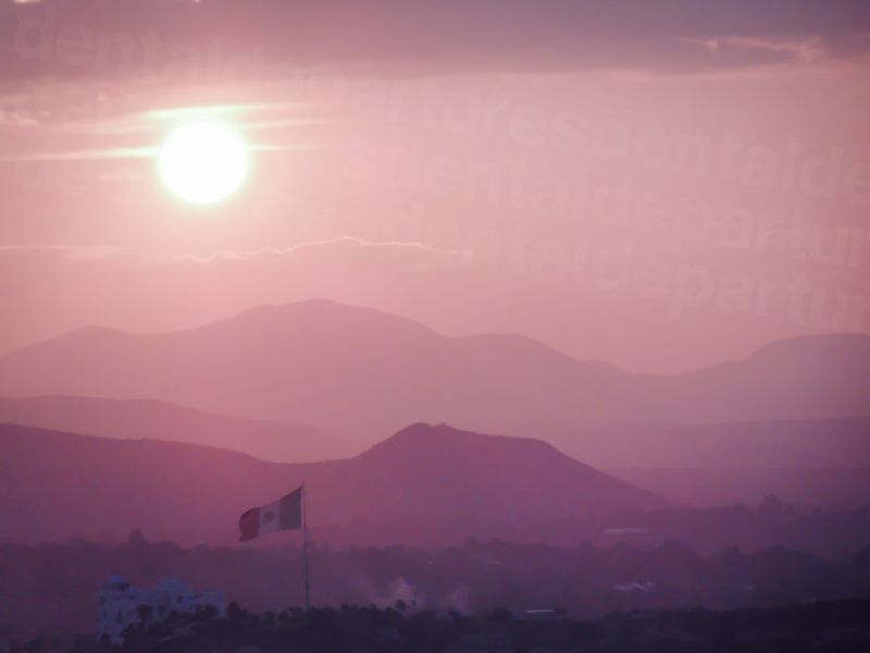 dd_201711231626_mexico_flag_mountains.jpg