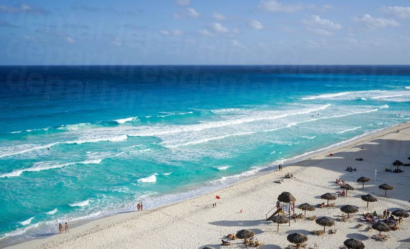 dd_201802191546_cancun_beach.jpg