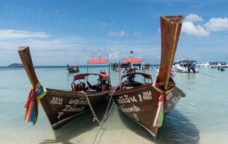 dd_201912060333_beach-sea-coast-ocean-horizon-cloud-606116-pxherecom.jpg