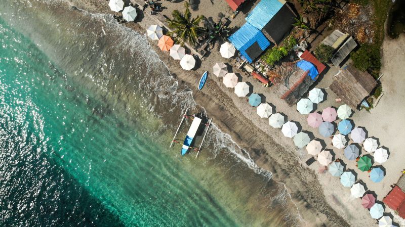 md_201912040454_aerial-view-of-boat-on-seashore-2480613.jpg